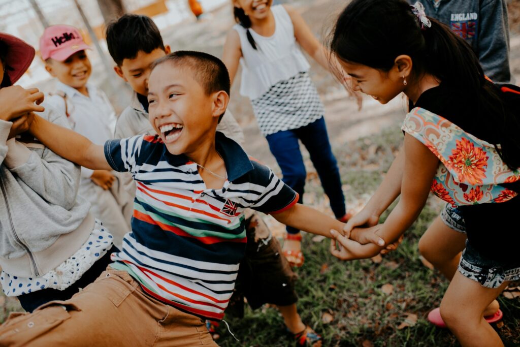 La danza no es solo movimiento; es una forma de expresar emociones, ideas y relaciones a través del cuerpo.